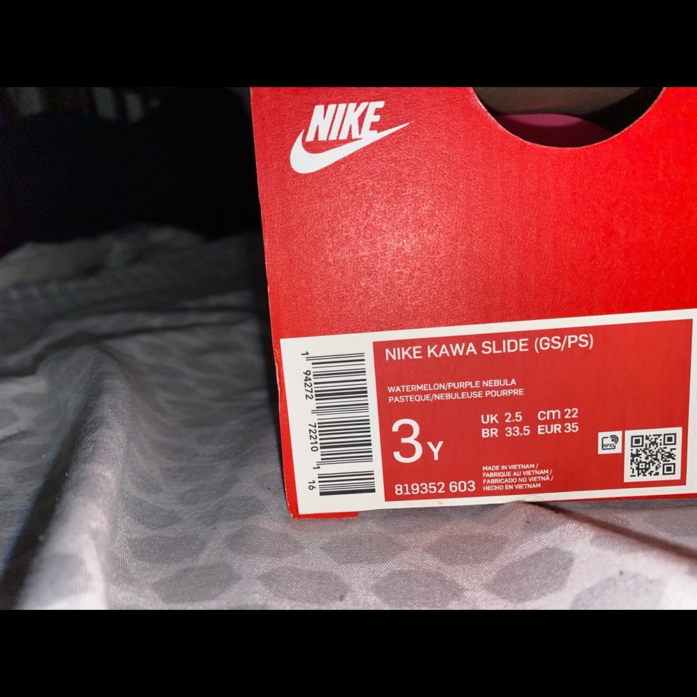 Nike slides
